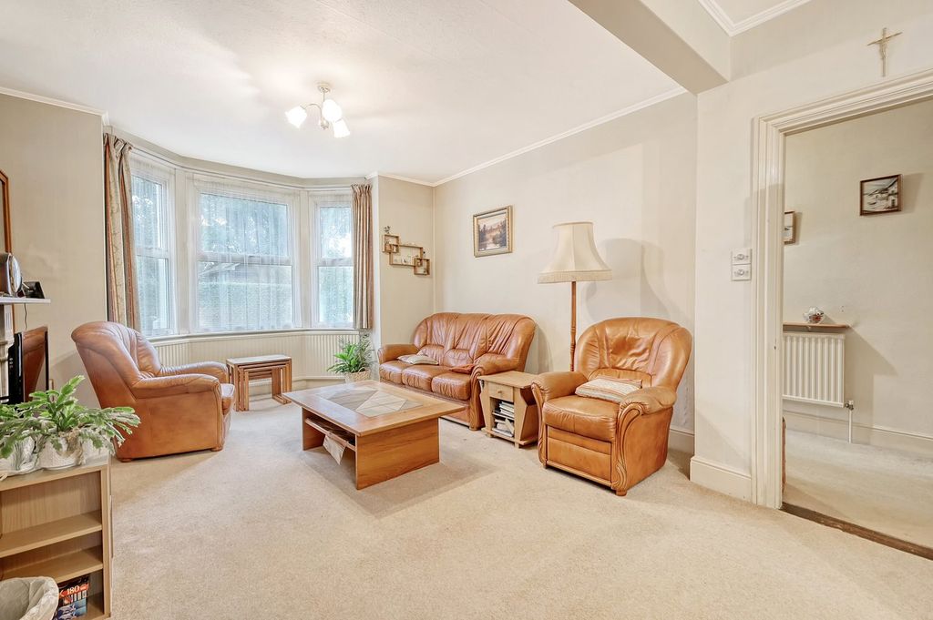 Property photo 3 of 25