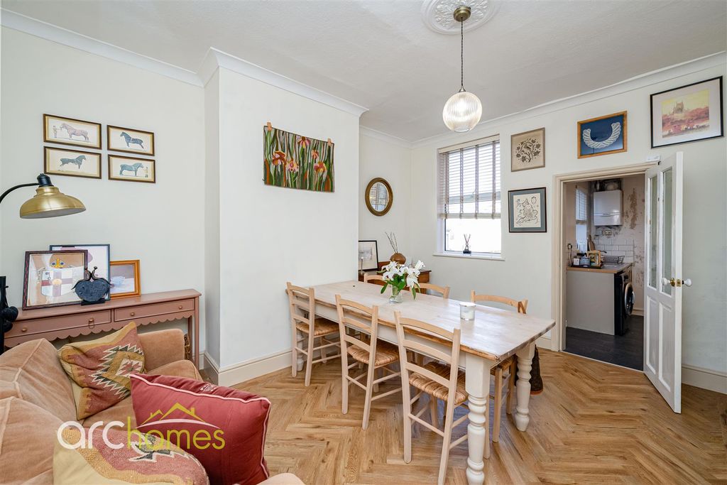 Property photo 3 of 22 Castle-4.Jpg