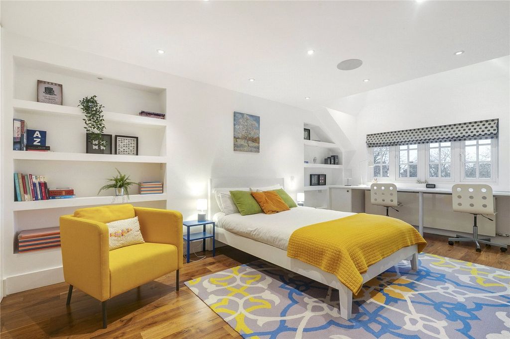 Property photo 3 of 19 Picture No. 09