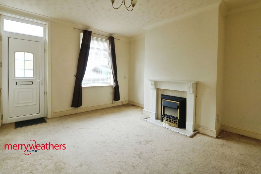 Property photo 2 of 12 Lounge