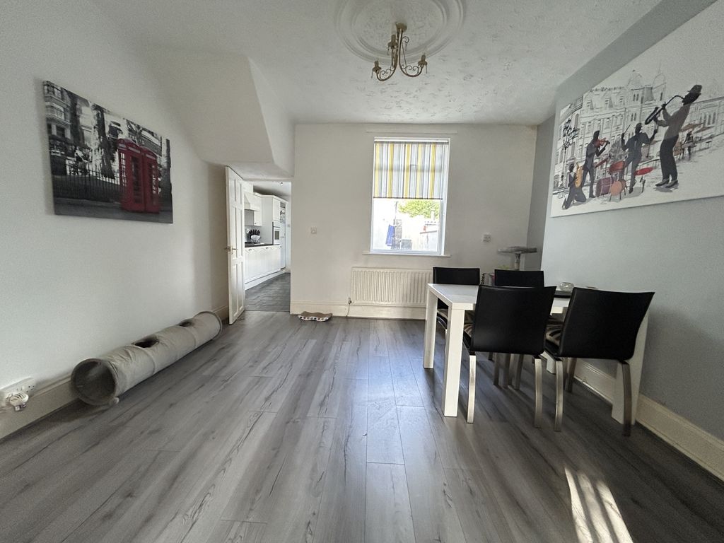 Property photo 3 of 12 Img_9698