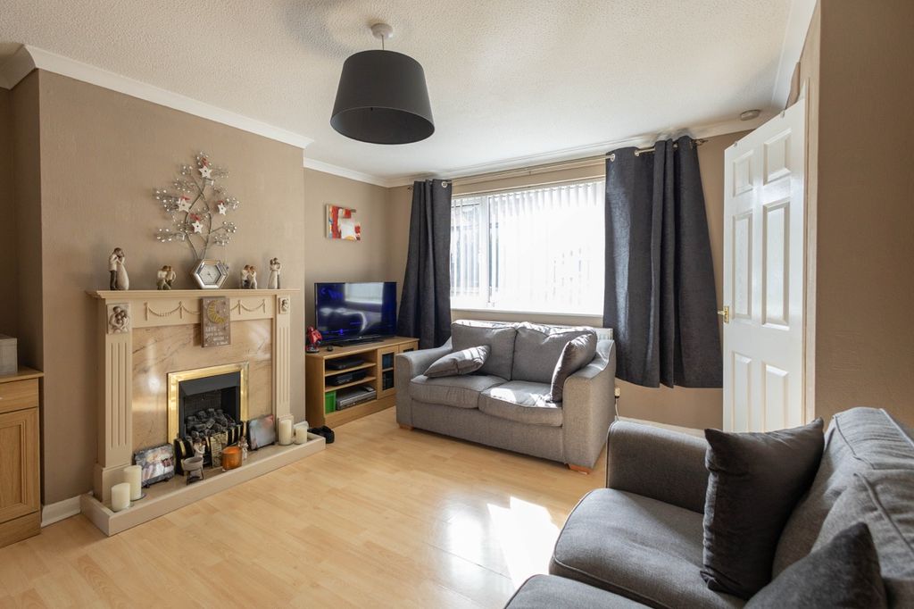 Property photo 2 of 26