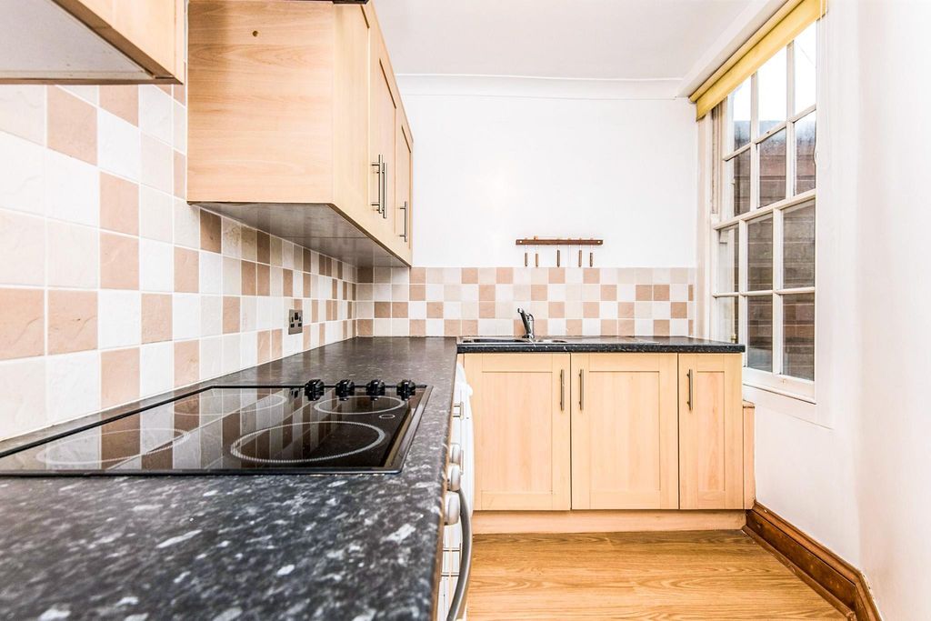 Property photo 2 of 8 Kitchen