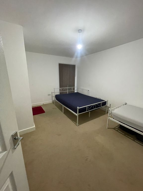 Property photo 1 of 2