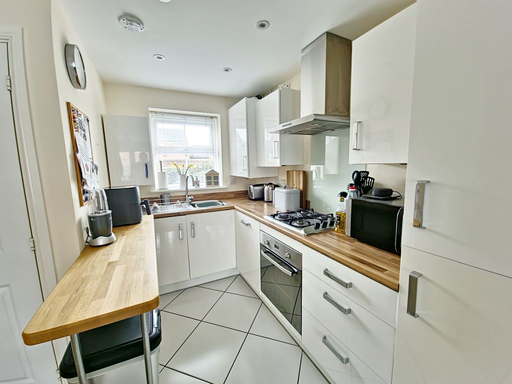 Property photo 2 of 15 1000038170