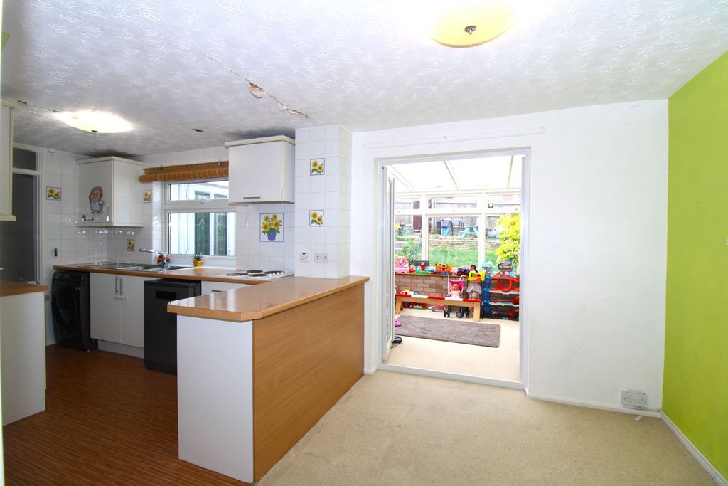 Property photo 1 of 16 Kitchen/Diner