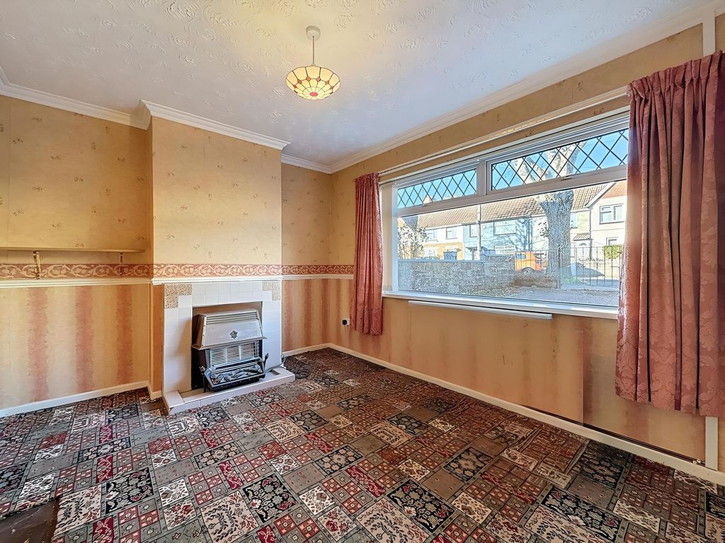 Property photo 2 of 27 Living Room