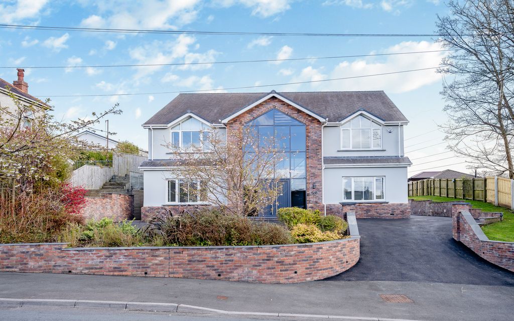 Property photo 2 of 62