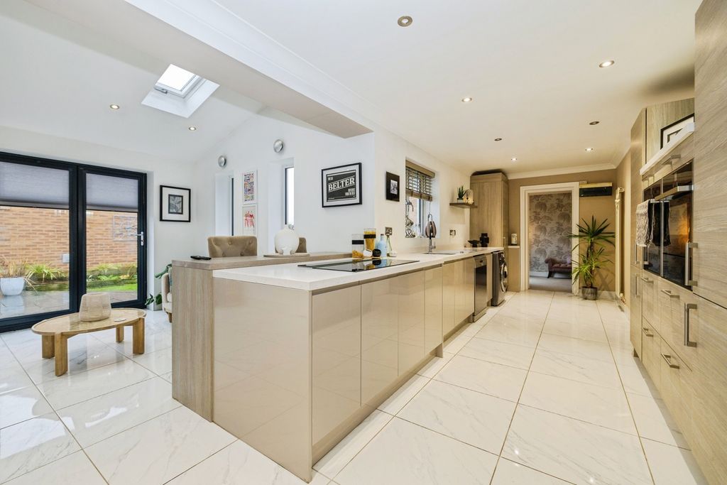 Property photo 3 of 20 Photo