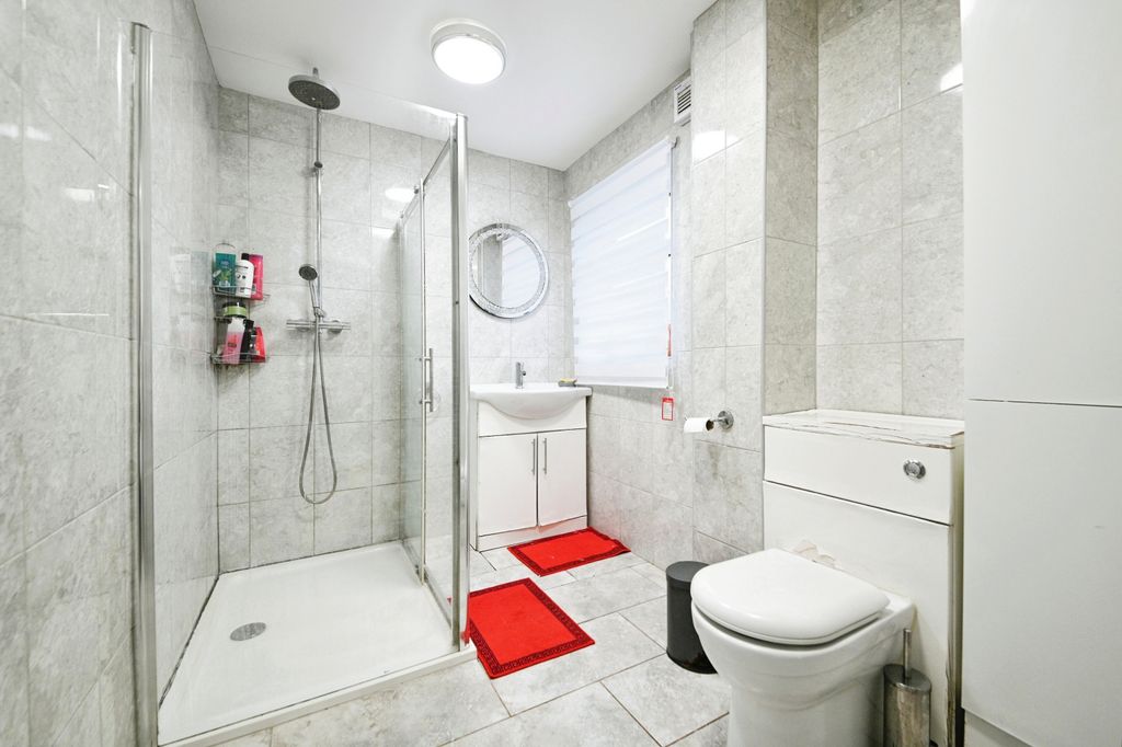 Property photo 3 of 17 Photography