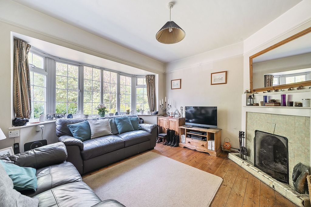 Property photo 2 of 10 Sitting Room