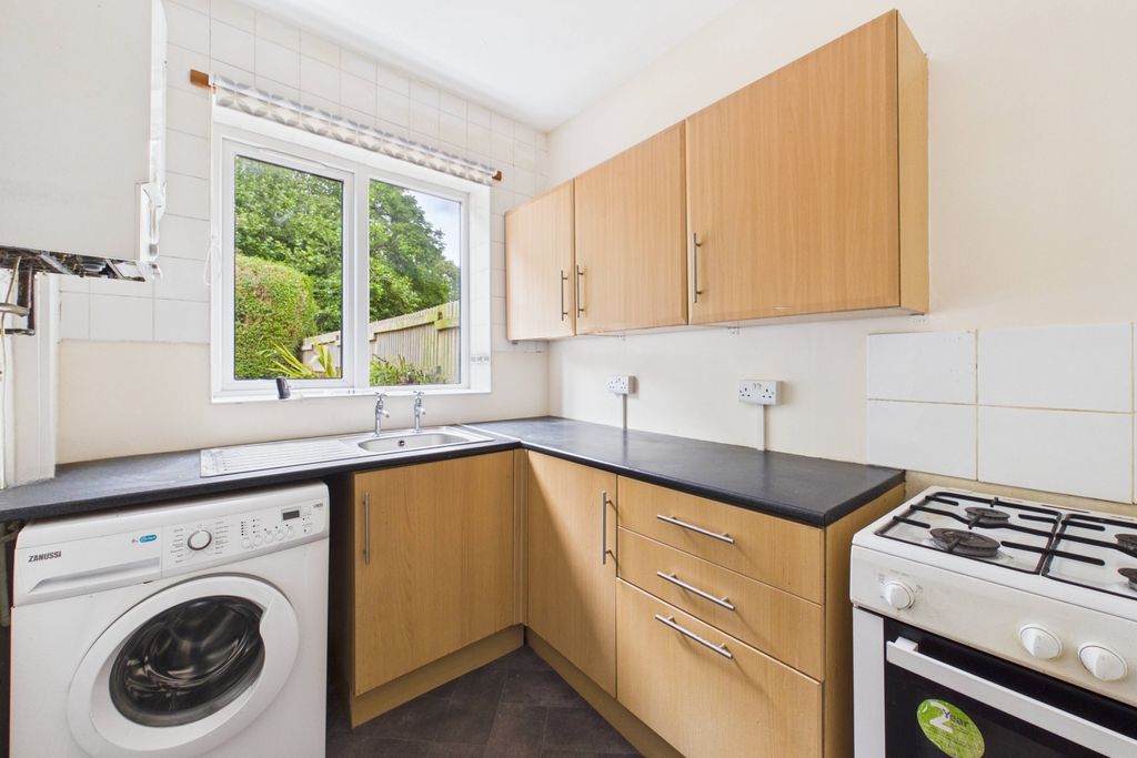 Property photo 2 of 17 Kitchen