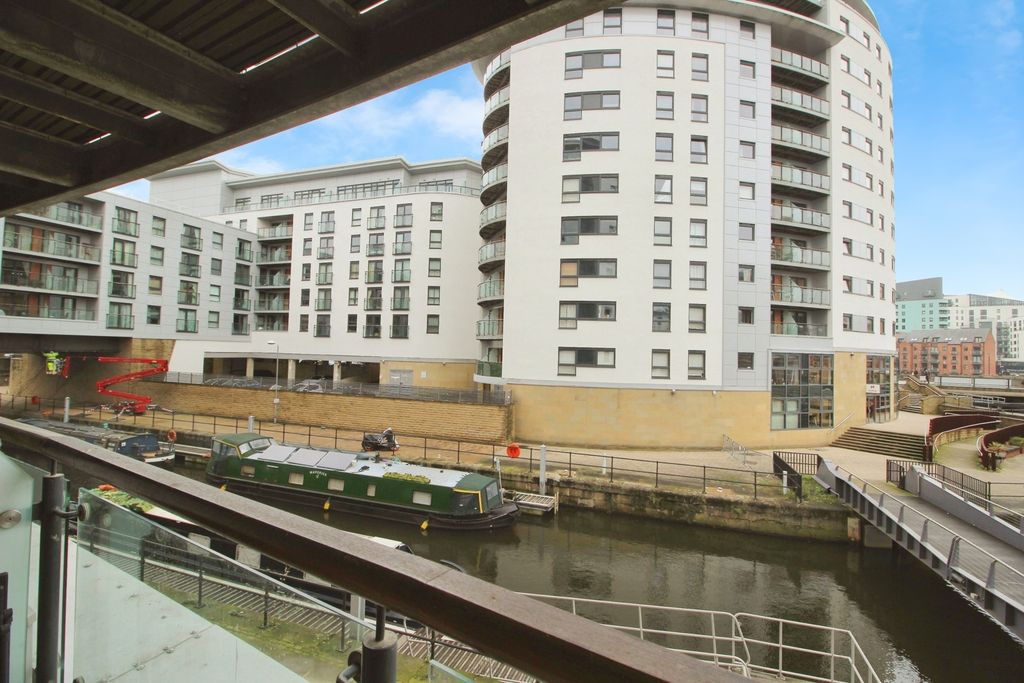 Property photo 1 of 13 Balcony