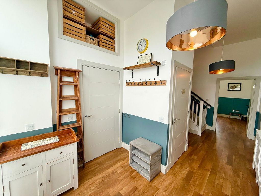 Property photo 3 of 41