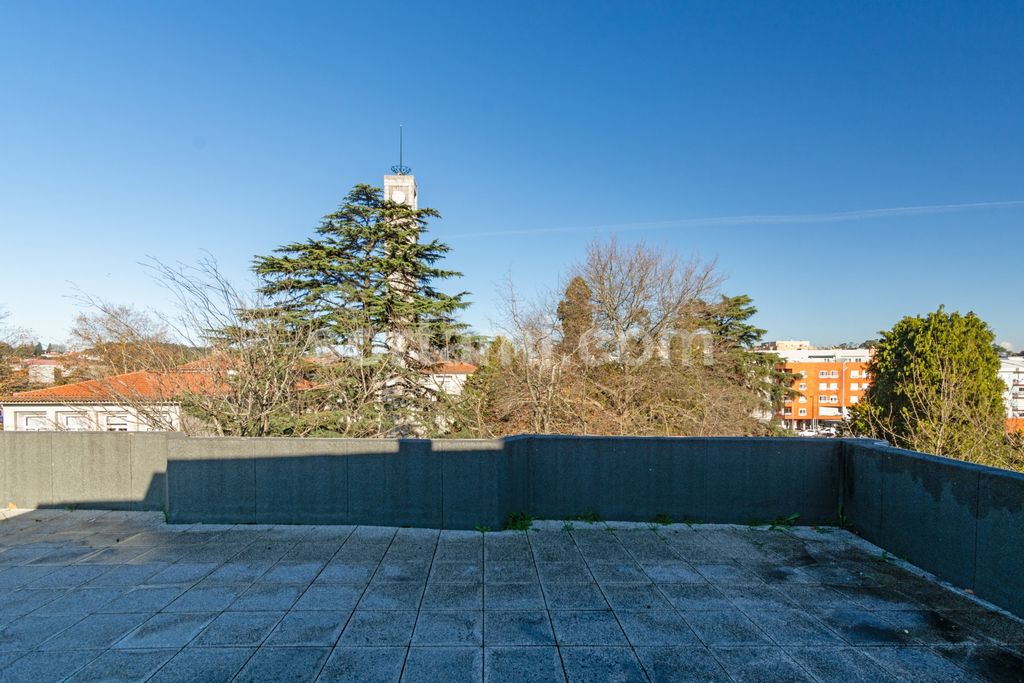 Property photo 1 of 37