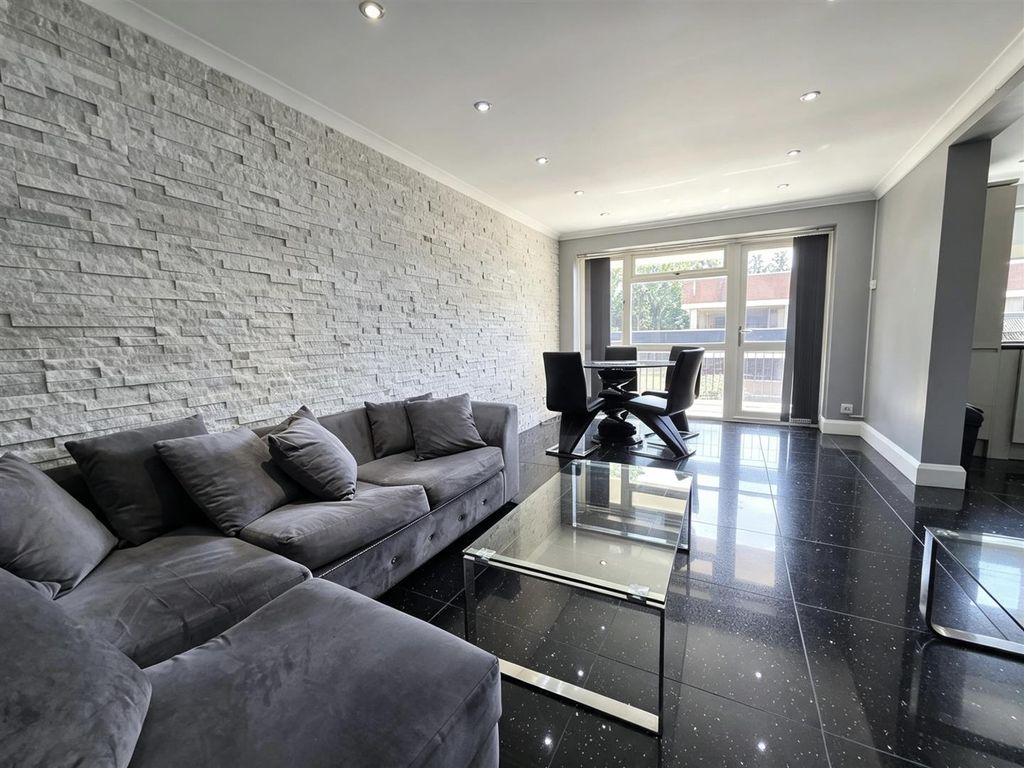 Property photo 1 of 12 64F937D4-A274-4203-B49A-108103C243E0.Jpg