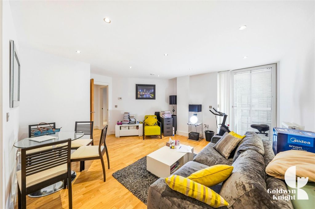 Property photo 3 of 17 Photos-14.Jpg