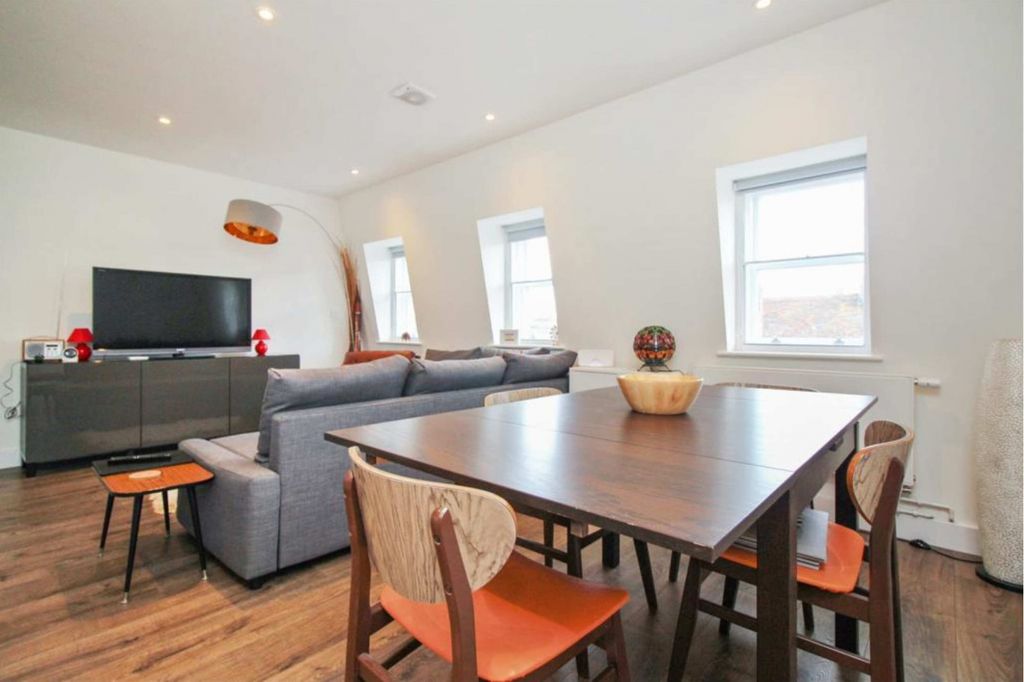 Property photo 3 of 12 Gallery