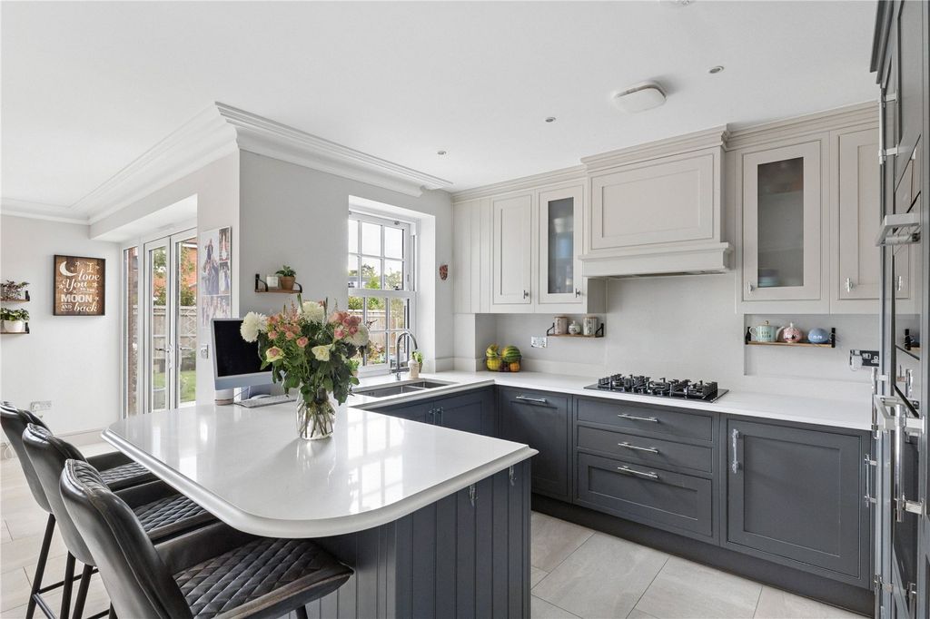 Property photo 3 of 15 Kitchen/Dining Area