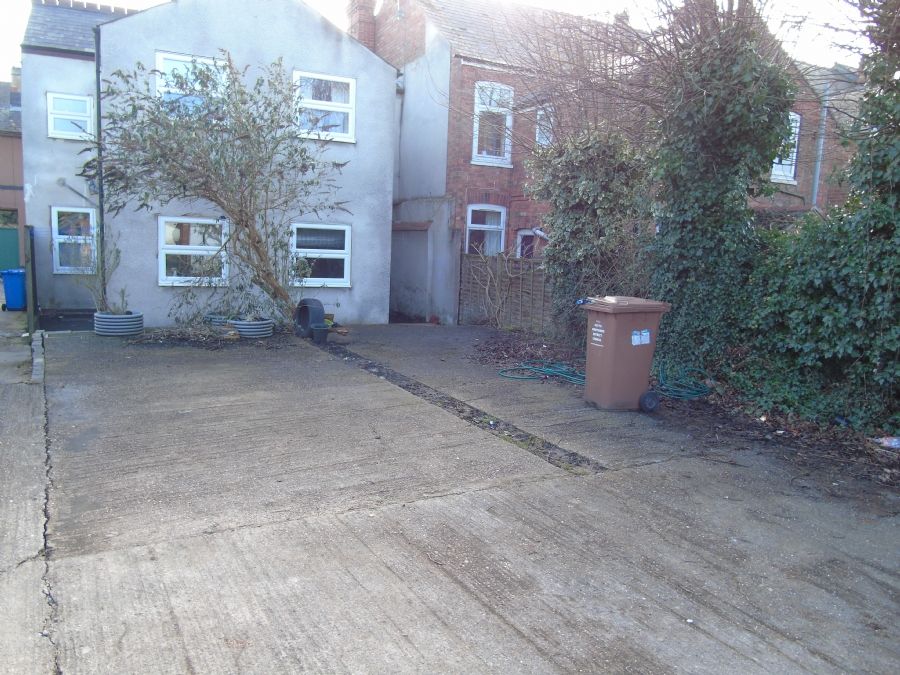 Property photo 1 of 9