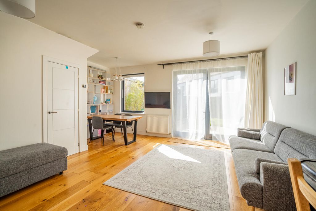 Property photo 2 of 15 Living Room