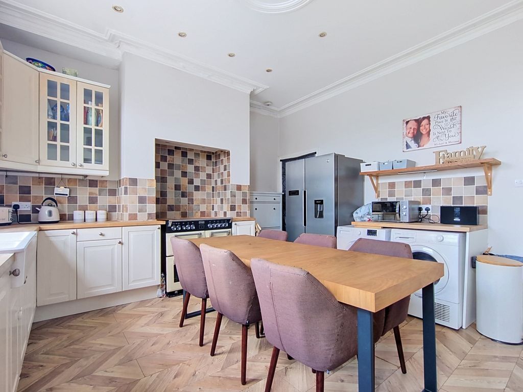 Property photo 2 of 18 7-Lynton-Terrace_00001