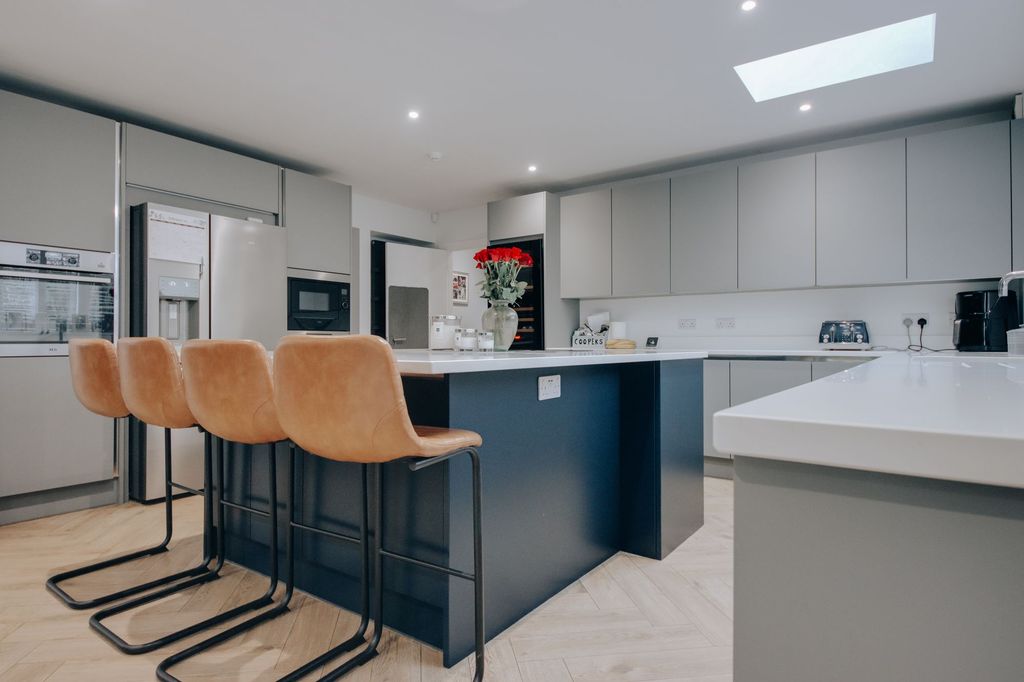 Property photo 3 of 15 Kitchen