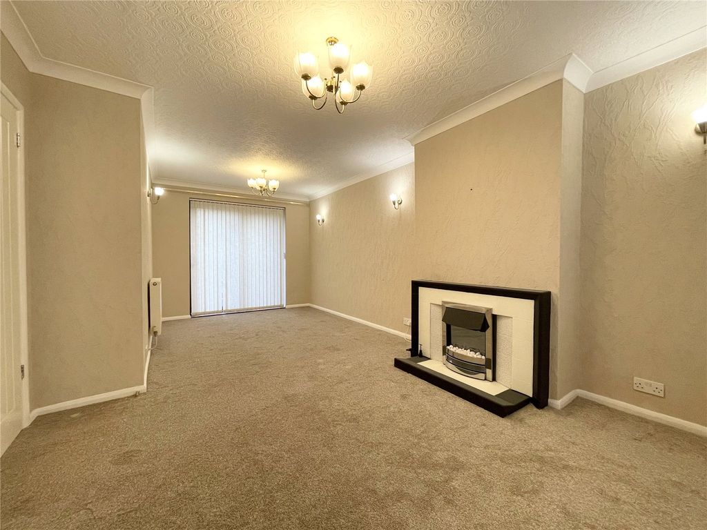 Property photo 2 of 10 Lounge