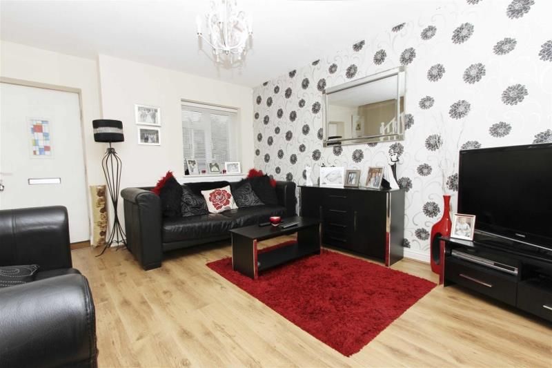 Property photo 2 of 11 South Park Way (7) (800x533).Jpg