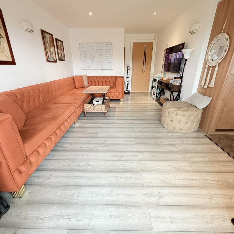 Property photo 2 of 9 Gallery