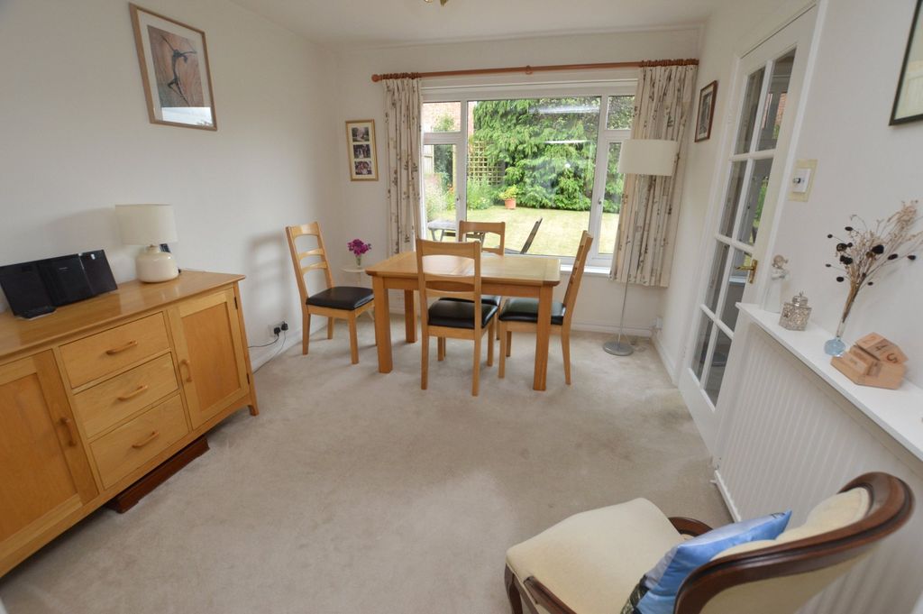 Property photo 3 of 20 Dining Area