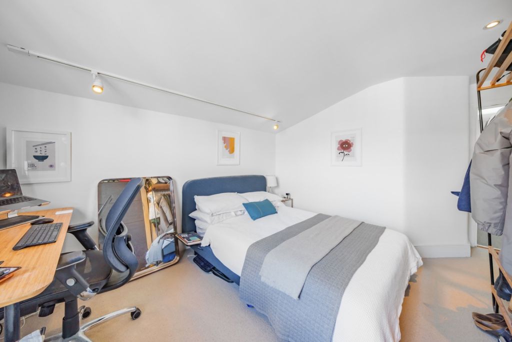 Property photo 3 of 7 947638 (3)