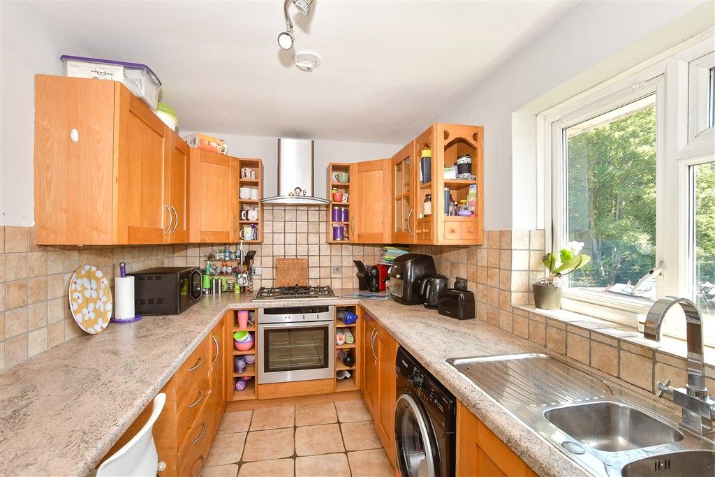 Property photo 3 of 12 Kitchen