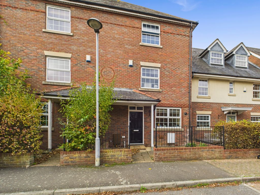 Property photo 1 of 18 Cam02127G0-Pr0360-Still002