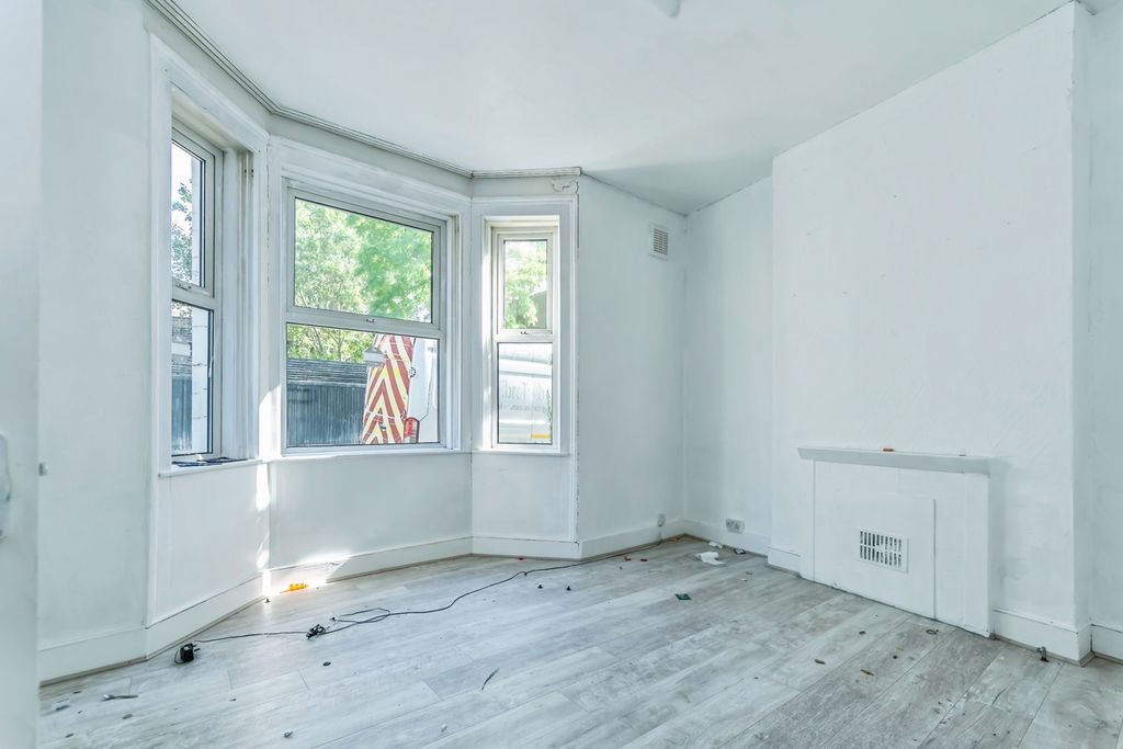 Property photo 2 of 25 Pbox-Img.Jpg