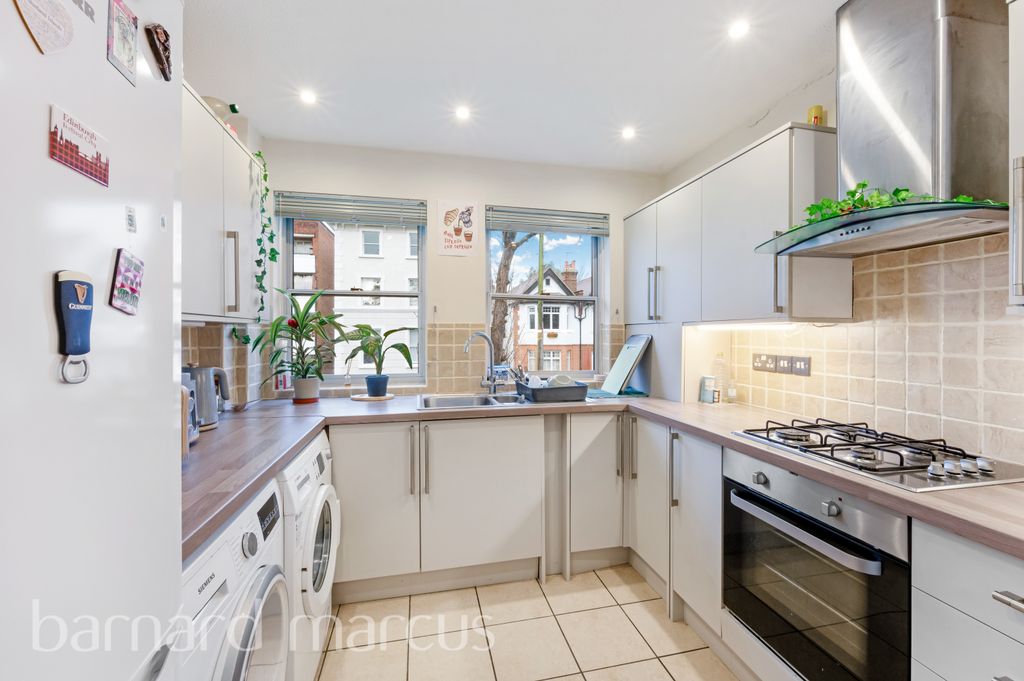 Property photo 1 of 6 Kitchen