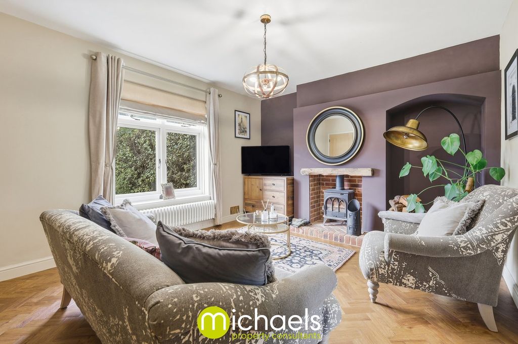 Property photo 3 of 27