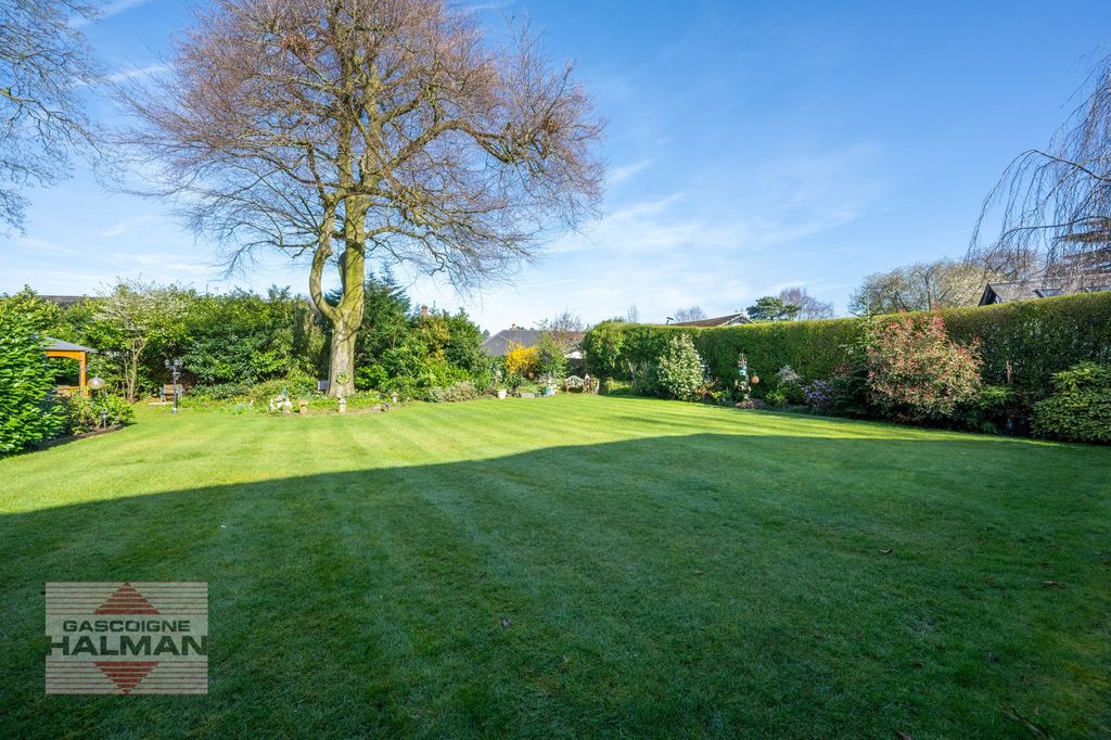 Property photo 2 of 35