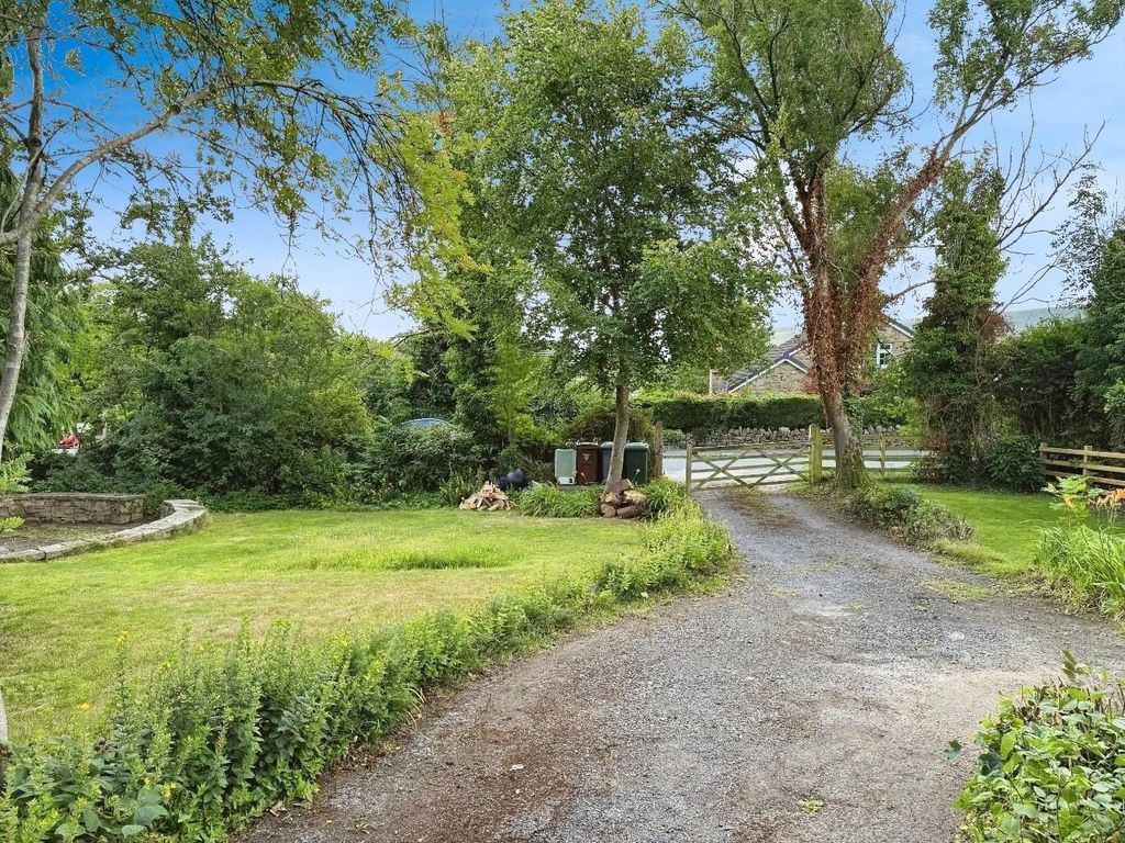 Property photo 2 of 21 Fd6c4660-Outside 206.Jpg