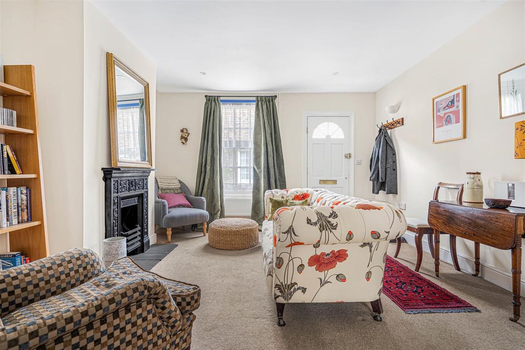 Property photo 2 of 18 8_77327.Jpg