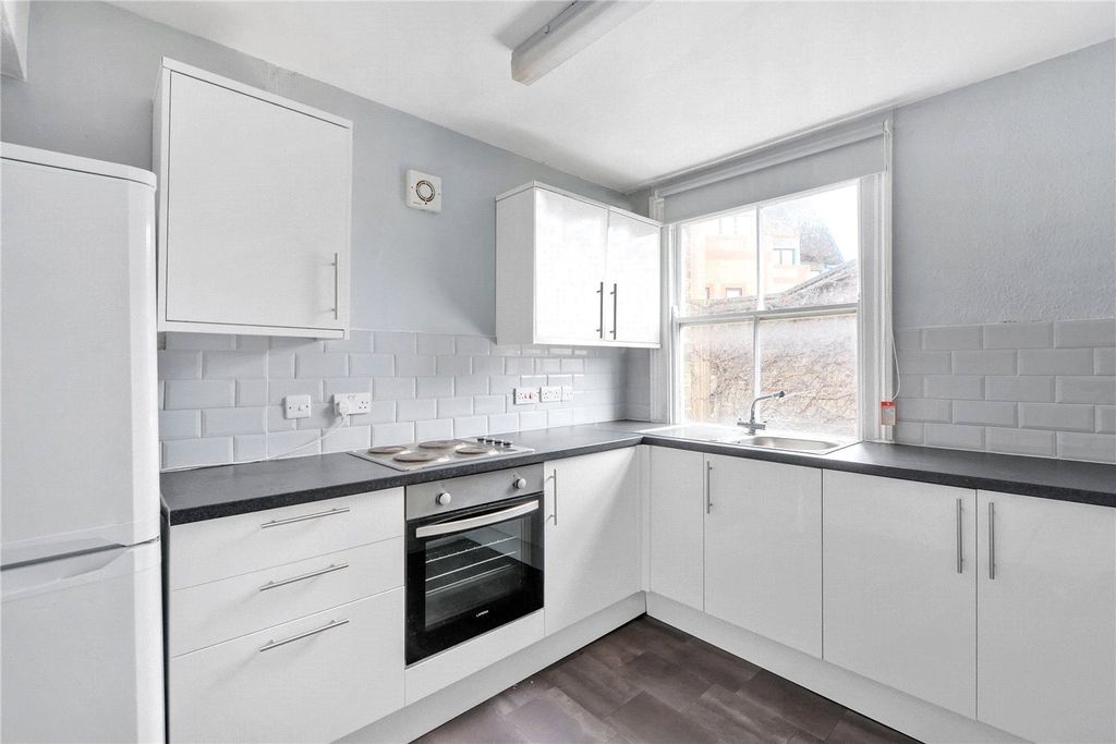 Property photo 2 of 9 Picture No. 04