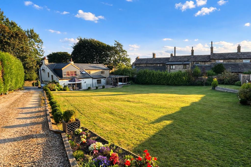 Property photo 1 of 52