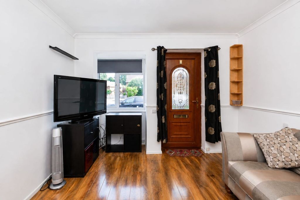 Property photo 3 of 17