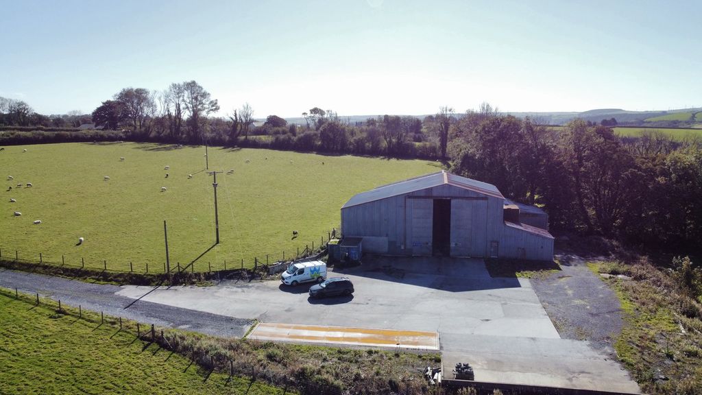 Property photo 2 of 20