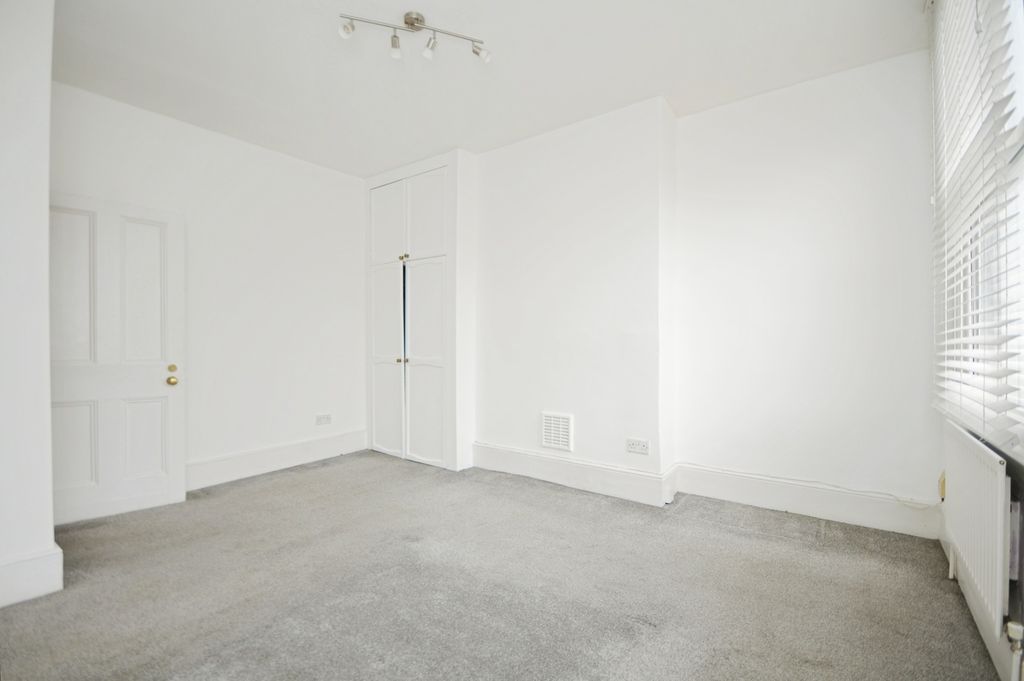 Property photo 3 of 17 Photo