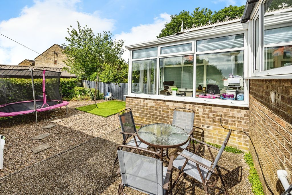 Property photo 2 of 16 Garden