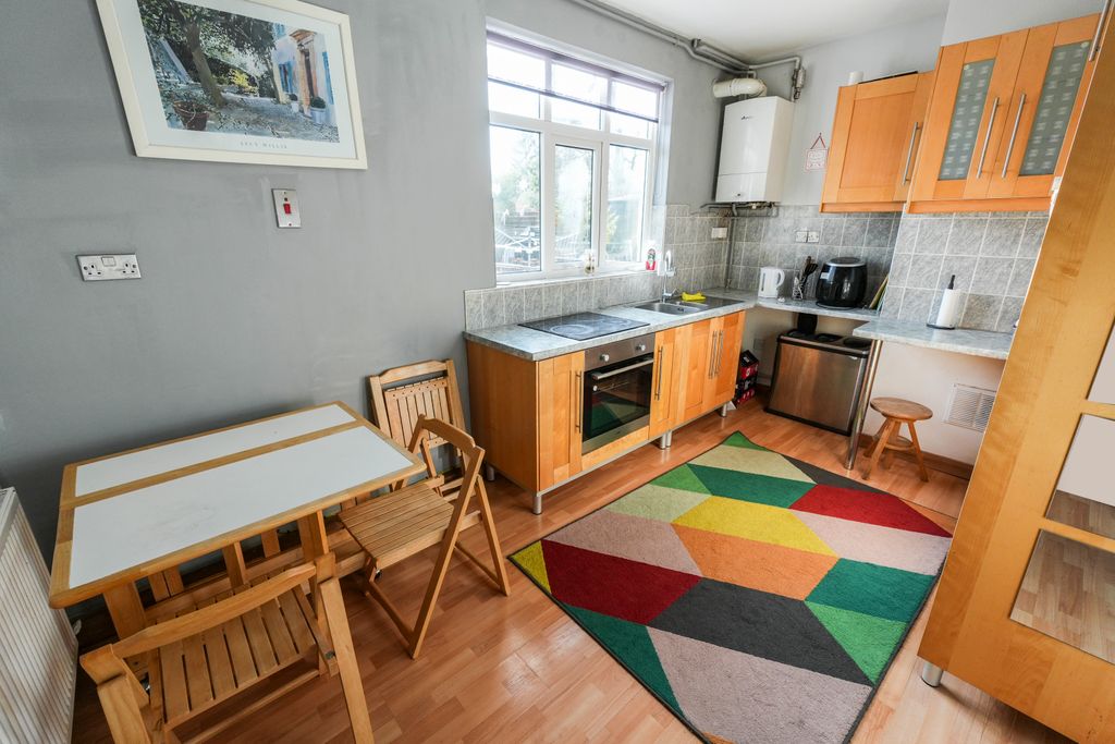 Property photo 3 of 15 Kitchen/Dining Room