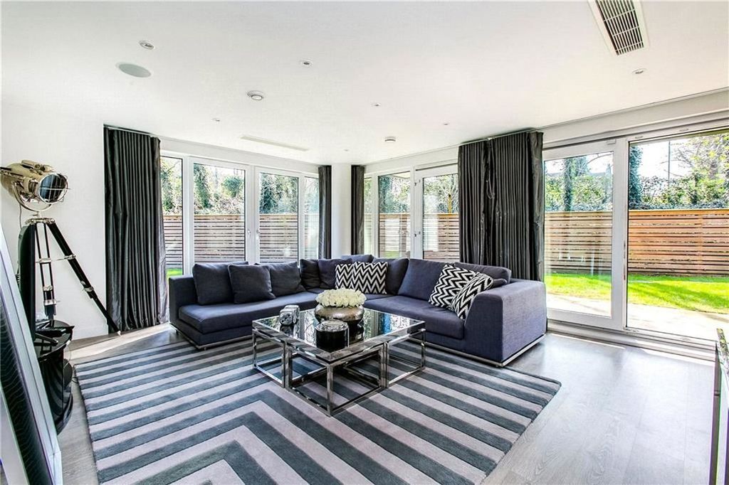 Property photo 2 of 6