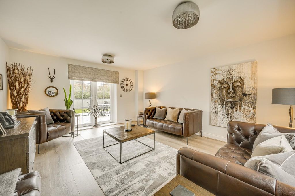 Property photo 2 of 27