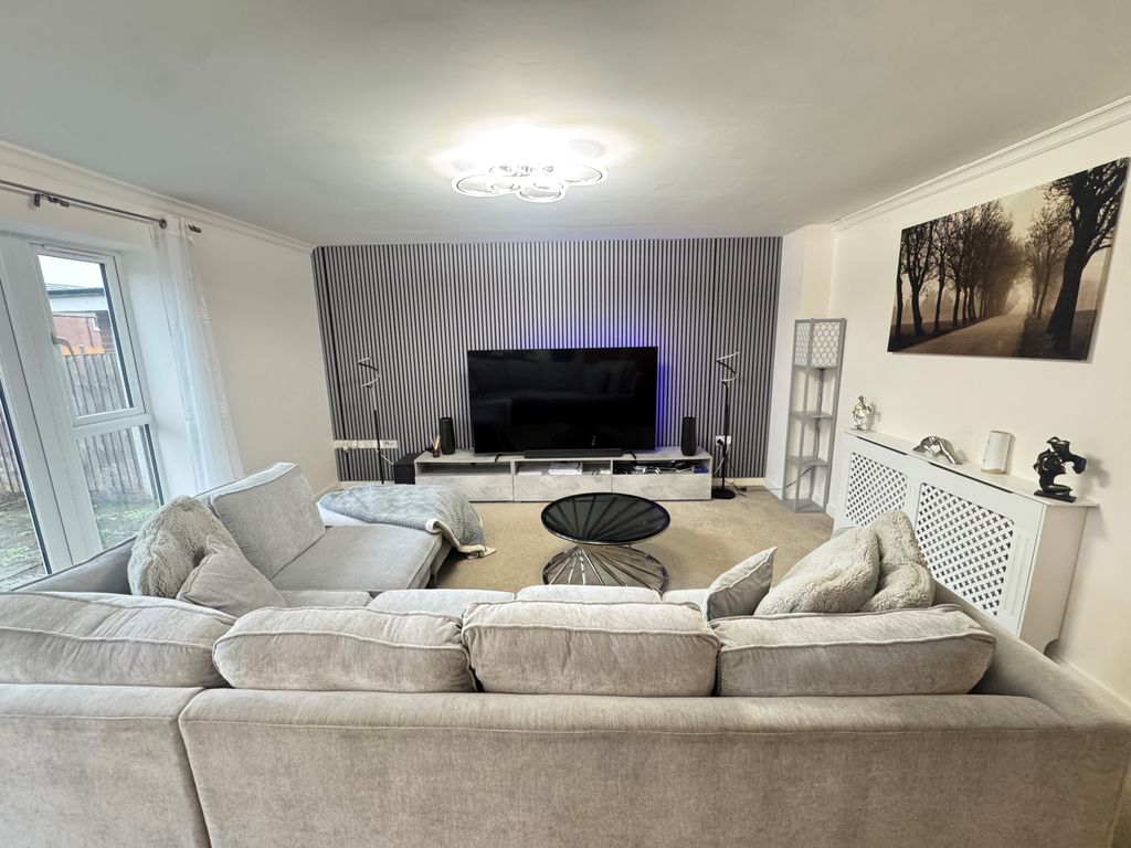 Property photo 2 of 16 Living Room